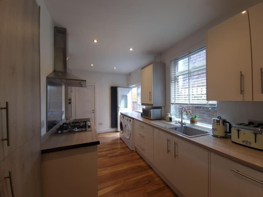Gorgeous Edwardian Terrace In Old Trafford Vila Manchester Exterior foto