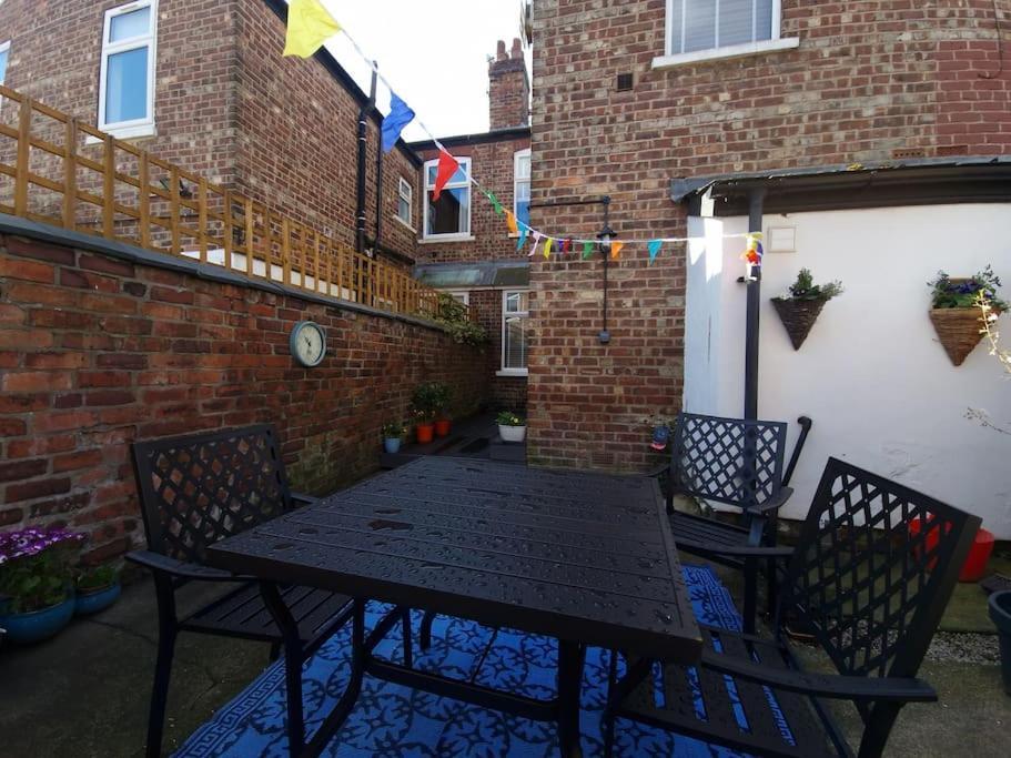 Gorgeous Edwardian Terrace In Old Trafford Vila Manchester Exterior foto